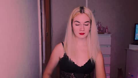 Snapshot of carinfox chatting on October 30, 2025, 5:24 pm Carin online show from October 30, 2025, 5:24 pm