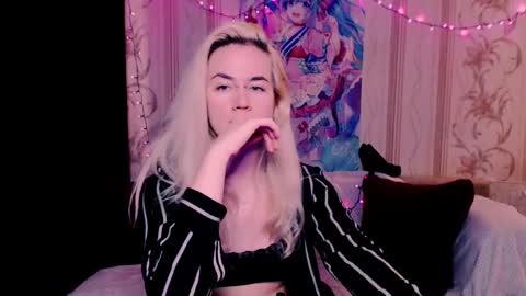 Snapshot of carinfox chatting on June 3, 2026, 8:06 am Carin online show from June 3, 2026, 8:06 am