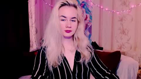 Snapshot of carinfox chatting on June 6, 2026, 7:24 am Carin online show from June 6, 2026, 7:24 am
