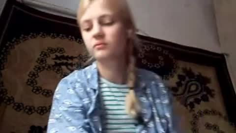 Snapshot of carissaalderson chatting on April 27, 2026, 2:31 am Kira online show from April 27, 2026, 2:31 am
