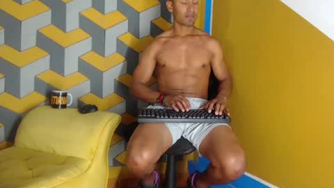 carl_jhonson1 online show from December 9, 2024, 3:11 pm