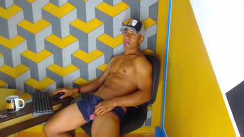 carl_jhonson1 online show from December 11, 2024, 9:52 am