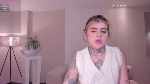 Carla Bunnis online show from December 22, 2025, 12:35 pm