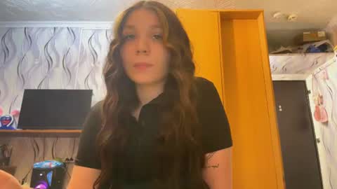 Snapshot of carleegarbutt chatting on July 7, 2026, 2:43 pm Sally online show from July 7, 2026, 2:43 pm