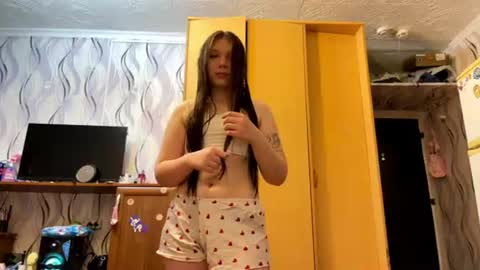 Snapshot of carleegarbutt chatting on July 10, 2026, 3:25 pm Sally online show from July 10, 2026, 3:25 pm