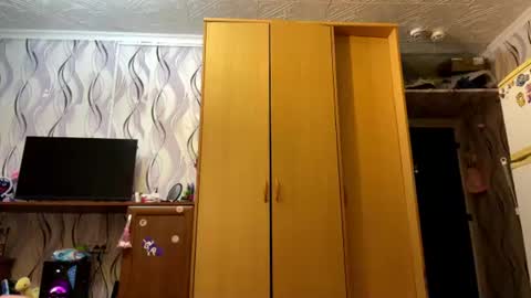 Snapshot of carleegarbutt chatting on July 18, 2026, 3:27 pm Sally online show from July 18, 2026, 3:27 pm
