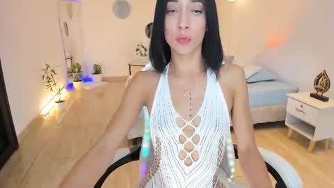 Alejandra online show from June 22, 2026, 11:02 pm
