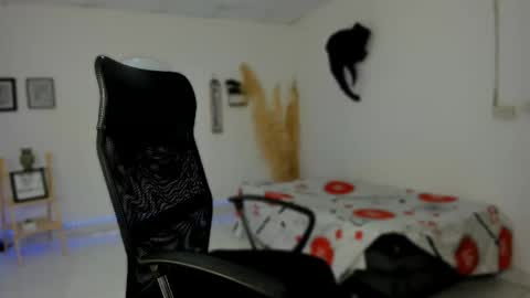 master online show from November 3, 2025, 2:07 pm