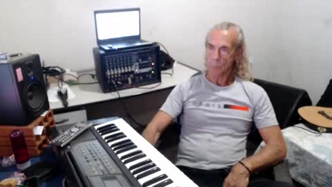 carlos online show from July 28, 2026, 11:26 pm
