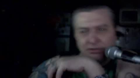 carlos712009 online show from May 18, 2026, 6:41 am