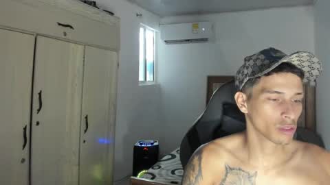 Snapshot of carlossmi01 chatting on July 31, 2026, 7:35 pm carlossmi01 online show from July 31, 2026, 7:35 pm