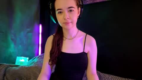 Rin online show from October 19, 2025, 1:23 pm