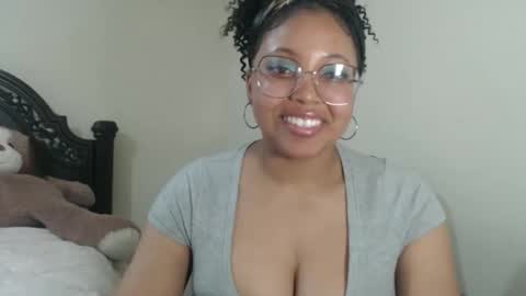 Snapshot of carmellovekisses chatting on March 30, 2026, 5:52 am CARAMEL xoxo online show from March 30, 2026, 5:52 am