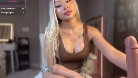 carmenxrose online show from October 11, 2025, 2:33 am