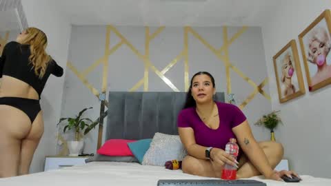 Snapshot of caro_danna chatting on April 11, 2026, 11:47 am Caroline online show from April 11, 2026, 11:47 am