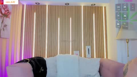 Snapshot of caro_fisher chatting on June 1, 2026, 1:13 pm Caro Fisher online show from June 1, 2026, 1:13 pm