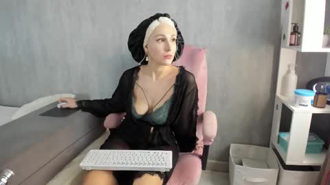 Snapshot of carol_may_ chatting on September 18, 2025, 5:53 am carol_may_ online show from September 18, 2025, 5:53 am