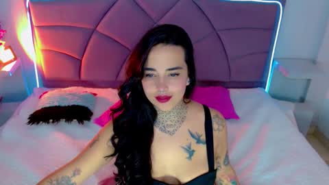 Snapshot of carolaine01 chatting on October 16, 2025, 8:32 pm Carolaine01 online show from October 16, 2025, 8:32 pm