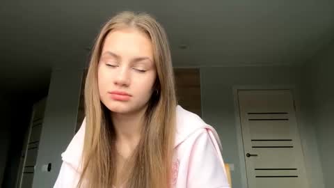 Lisa online show from December 18, 2025, 8:31 am