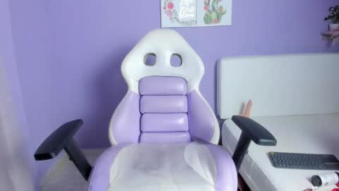 Carolina  online show from February 21, 2025, 11:54 pm