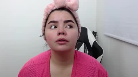 Snapshot of carolina_lee12 chatting on November 24, 2025, 3:39 am carolina online show from November 24, 2025, 3:39 am