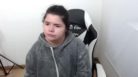 Snapshot of carolina_lee12 chatting on April 7, 2026, 5:08 am carolina online show from April 7, 2026, 5:08 am