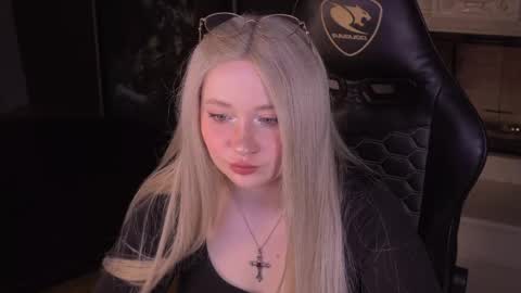 Mira online show from April 17, 2026, 5:43 am