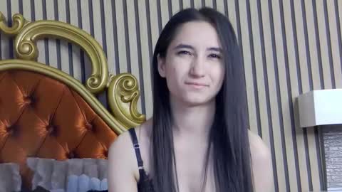 Snapshot of carolinahart chatting on May 2, 2026, 5:23 am carolinahart online show from May 2, 2026, 5:23 am
