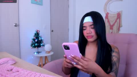 Snapshot of carolinalovehot chatting on December 9, 2024, 6:03 pm Carolina online show from December 9, 2024, 6:03 pm