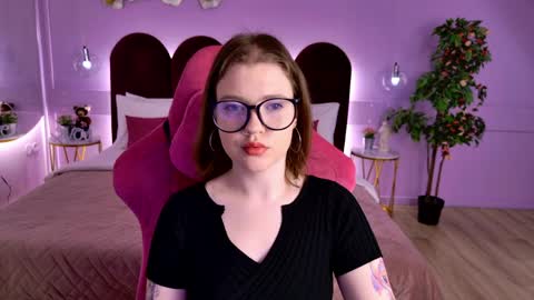 Snapshot of carolinasherry chatting on May 12, 2026, 5:37 am carolinasherry online show from May 12, 2026, 5:37 am