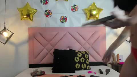 caroline daring online show from June 28, 2026, 12:44 pm