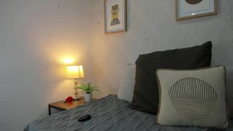  Caroline  online show from November 19, 2025, 11:32 am