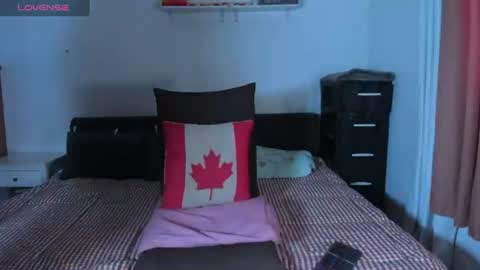 caroline_east online show from July 8, 2026, 2:16 am