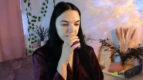 Snapshot of caroline_hey chatting on September 18, 2025, 2:19 pm Mary and Carol online show from September 18, 2025, 2:19 pm