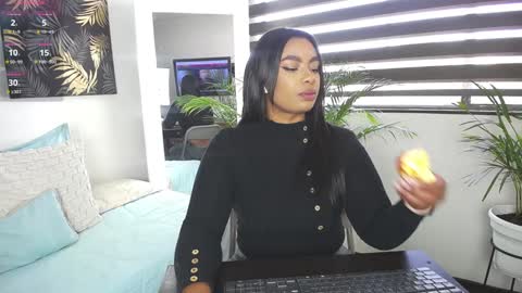 C A R O L I N E online show from January 12, 2025, 2:09 pm