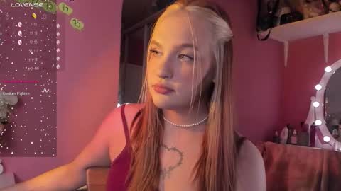 Caro online show from November 21, 2025, 12:32 am