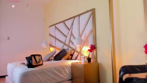 Caroline online show from September 16, 2025, 12:28 pm