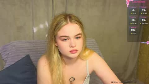 Snapshot of caroline_meo chatting on May 20, 2026, 8:31 am Caroline online show from May 20, 2026, 8:31 am