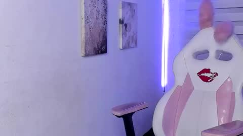 caroline_rodriguez_9 online show from June 11, 2026, 12:32 am