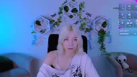 Caroline online show from July 28, 2026, 7:39 pm