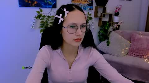 Snapshot of caroline_roseee chatting on July 31, 2026, 8:47 am Your cute girl online show from July 31, 2026, 8:47 am