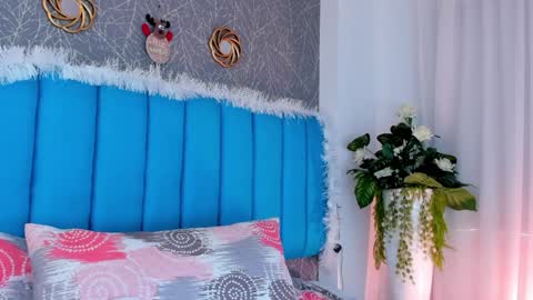 CarolineeGarcia online show from December 26, 2024, 3:20 pm