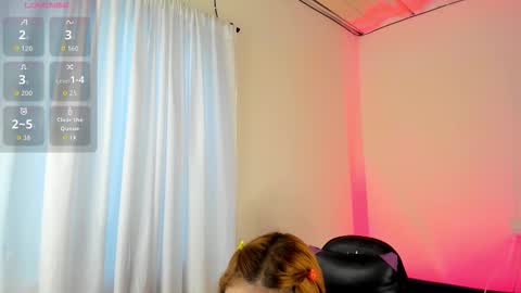 CarolineeGarcia online show from October 2, 2025, 1:18 pm