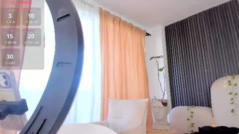 Caroline online show from July 28, 2026, 2:13 pm