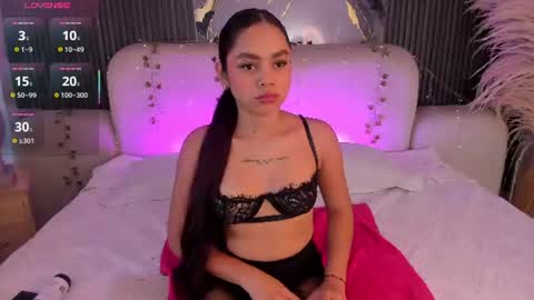 Caroline online show from July 28, 2026, 3:32 pm