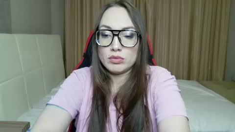 Snapshot of carolineglow_ chatting on July 22, 2026, 6:22 pm Caroline online show from July 22, 2026, 6:22 pm