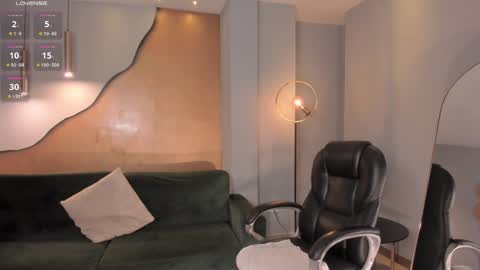 Snapshot of carolinegrace_ chatting on January 3, 2025, 2:08 pm Caro online show from January 3, 2025, 2:08 pm