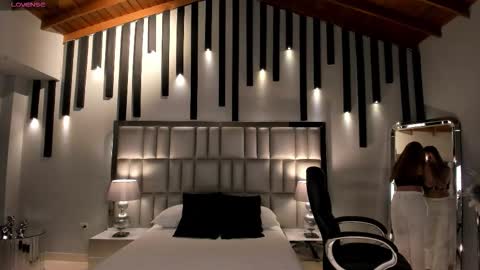 Caro online show from November 20, 2025, 10:26 am