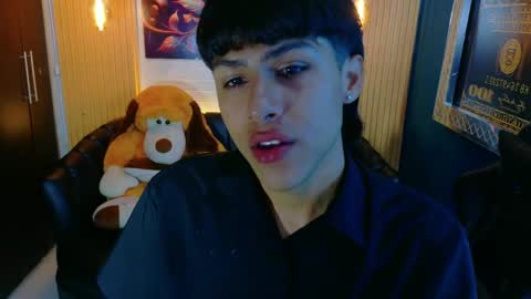 carolinejesh online show from March 21, 2026, 1:05 pm