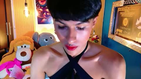 Snapshot of carolinejesh chatting on April 19, 2026, 6:10 pm carolinejesh online show from April 19, 2026, 6:10 pm